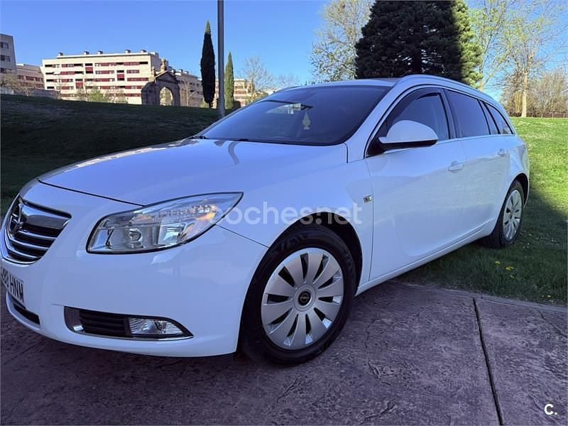 Usado Opel Insignia Excellence 130 CV (95 kW) 2013 Blanco Familiar