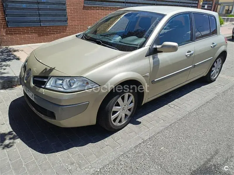 Usado Renault Mégane III 105 CV (77 kW) 2008 Beige Berlina