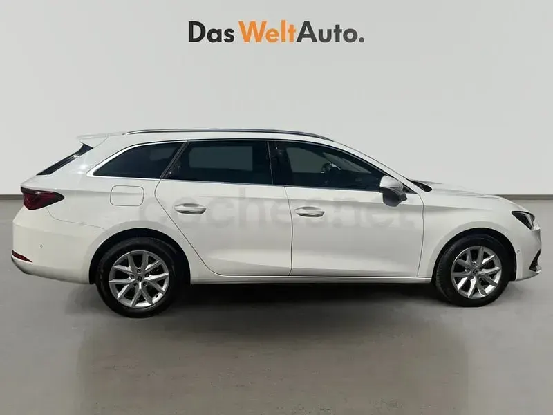 Usado Seat Leon Style 116 CV (85 kW) 2025 Blanco Familiar