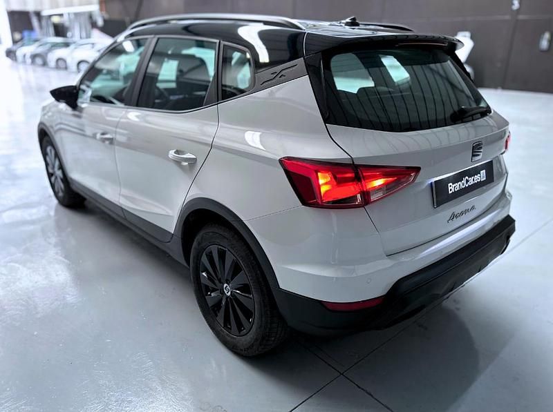 Usado Seat Arona Reference 95 CV (69 kW) 2024 Blanco SUV
