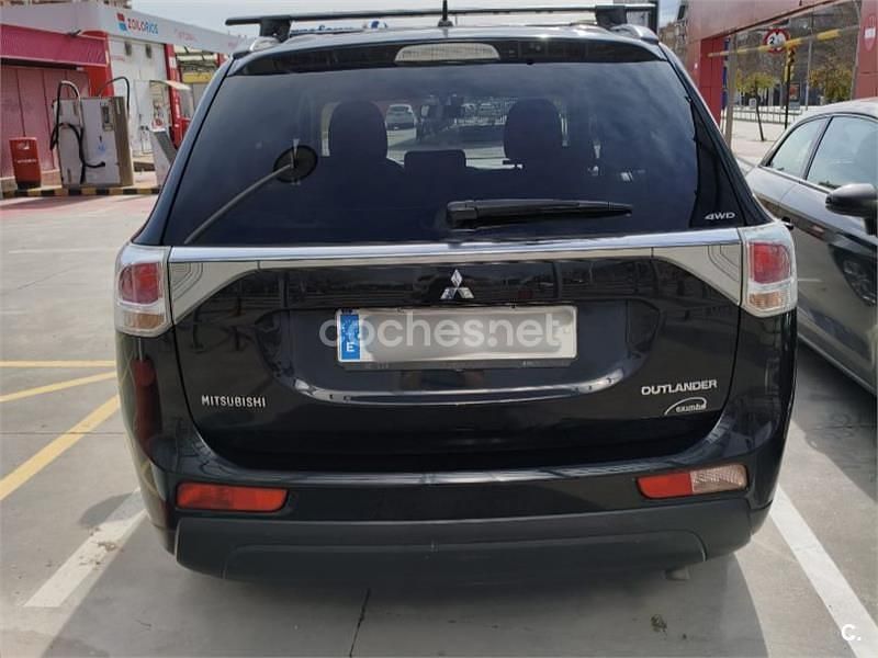 Usado Mitsubishi Outlander Motion 150 CV (110 kW) 2013 Negro SUV