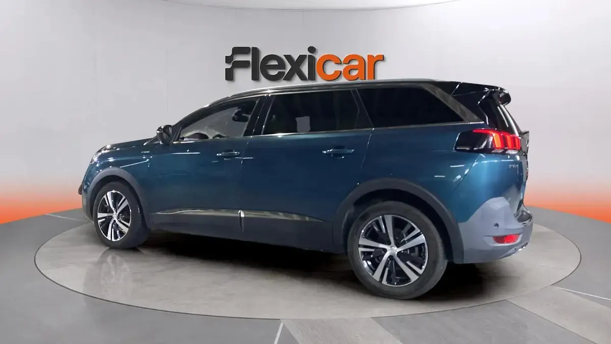 Usado Peugeot 5008 GT-line 131 CV (96 kW) 2020 Azul SUV
