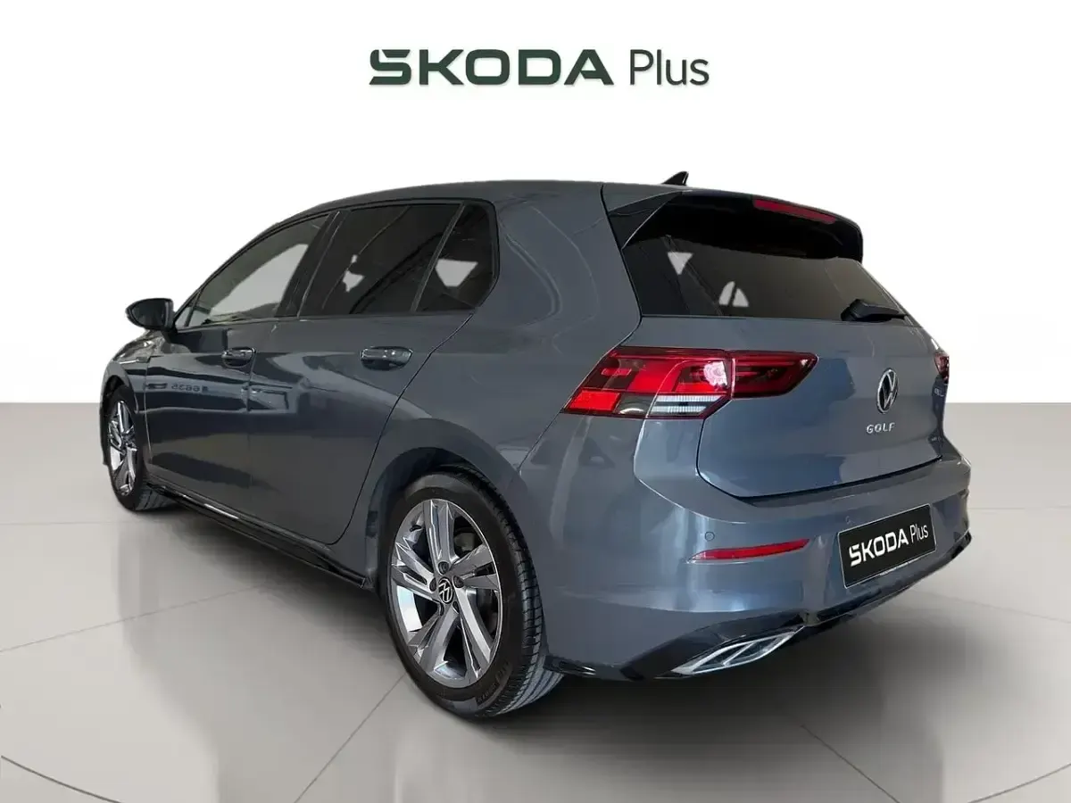 Usado VW Golf VIII R-line 150 CV (110 kW) 2022 Gris Berlina