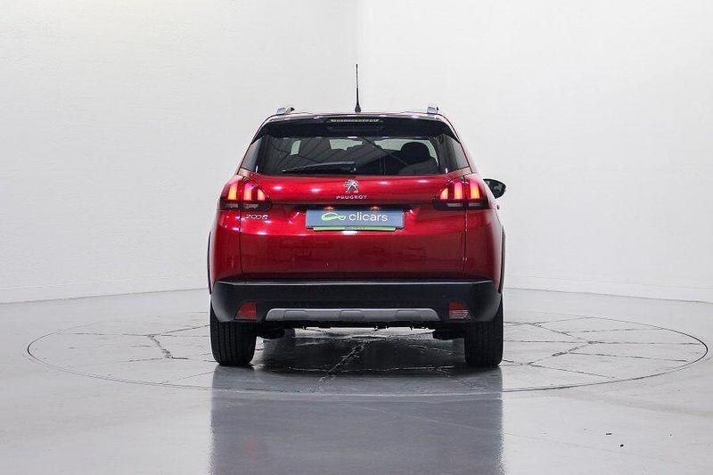 Usado Peugeot 2008 Allure 130 CV (95 kW) 2019 Rojo SUV