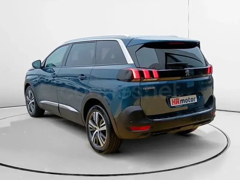 Usado Peugeot 5008 Allure 130 CV (95 kW) 2024 Azul SUV