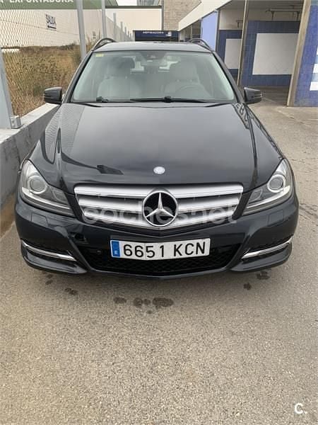 Usado Mercedes C220 170 CV (125 kW) 2012 Negro Familiar