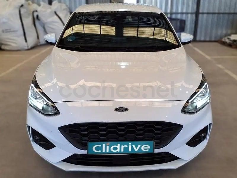 Usado Ford Focus Trend 125 CV (91 kW) 2021 Blanco Berlina
