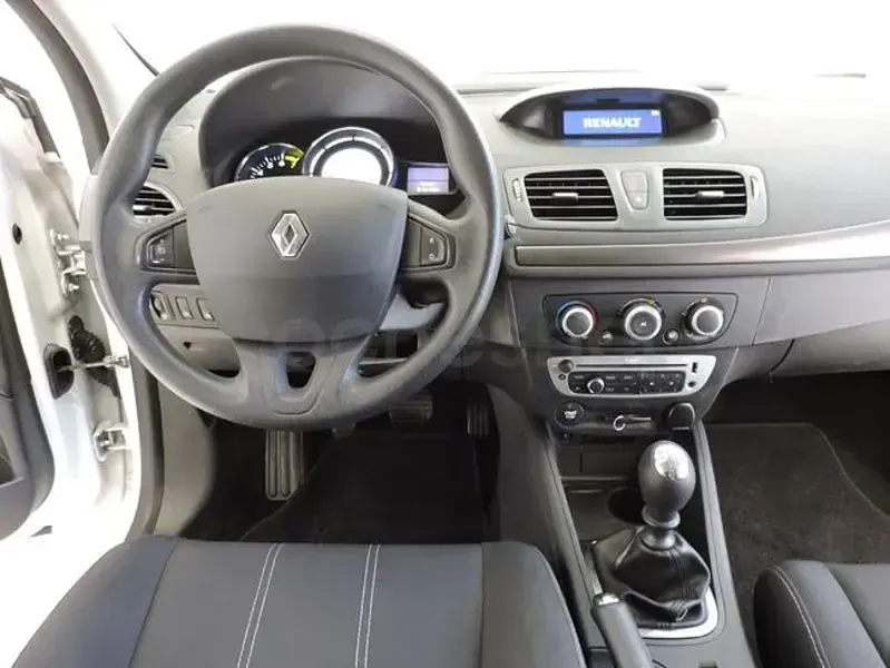 Usado Renault Mégane Intens 115 CV (84 kW) 2015 Blanco Berlina