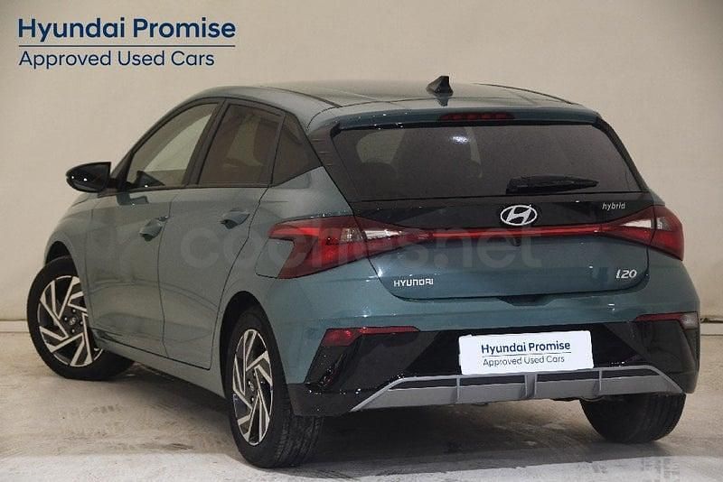 Usado Hyundai i20 100 CV (73 kW) 2025 Verde Utilitario