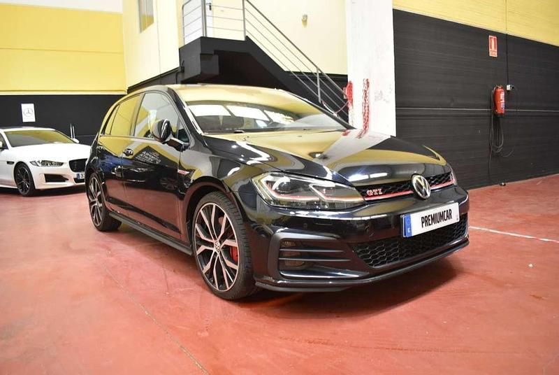 Usado VW Golf VII GTI 245 CV (180 kW) 2018 Negro Utilitario