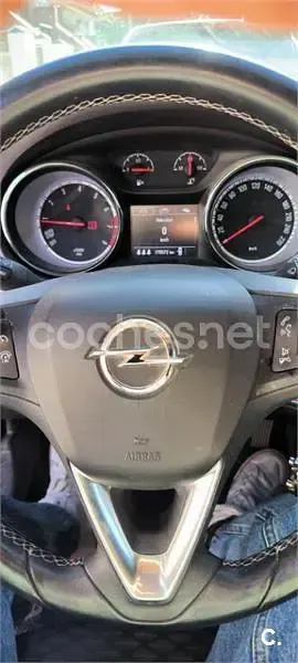 Usado Opel Astra Selective 105 CV (77 kW) 2016 Rojo Berlina