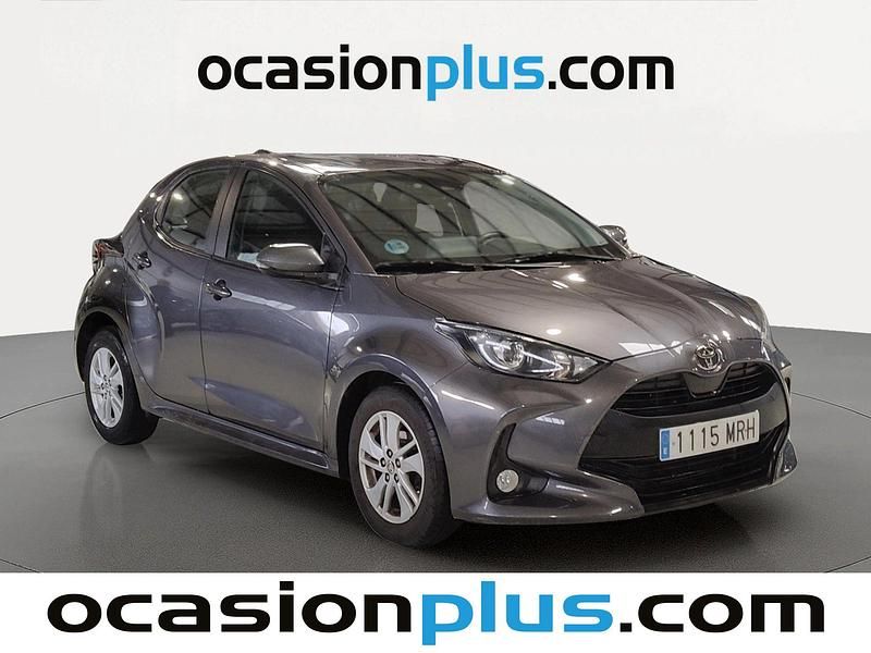 Usado Toyota Yaris Edition 125 CV (91 kW) 2024 Gris Utilitario