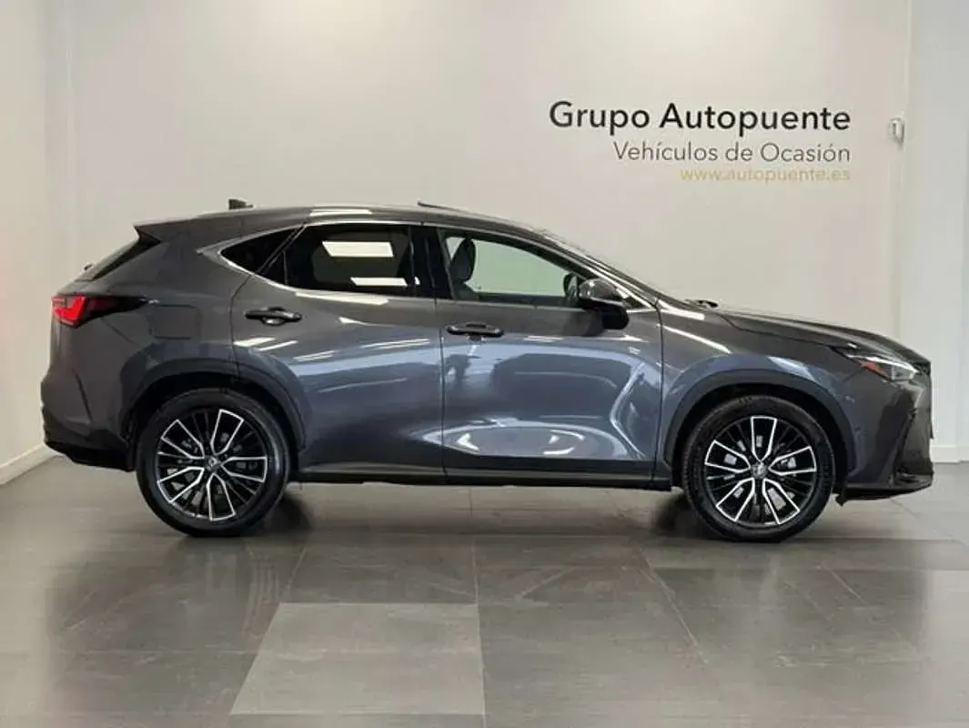 Usado Lexus NX450h+ Luxury Line 306 CV (225 kW) 2023 Gris SUV