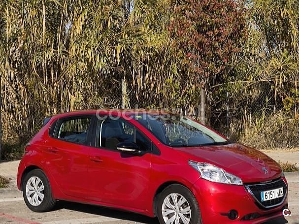 Granate Usado 2014 Peugeot 208 Active Utilitario | 6200 € (Precio justo) - Imagen 1/4