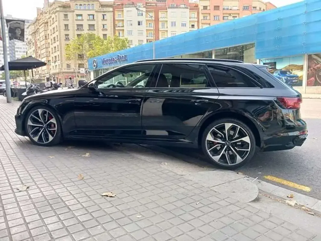 Usado Audi A4 450 CV (330 kW) 2019 Negro Familiar