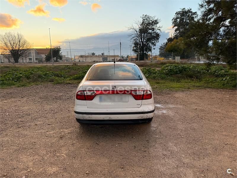 Usado Seat Toledo Stella 110 CV (80 kW) 2003 Blanco Berlina