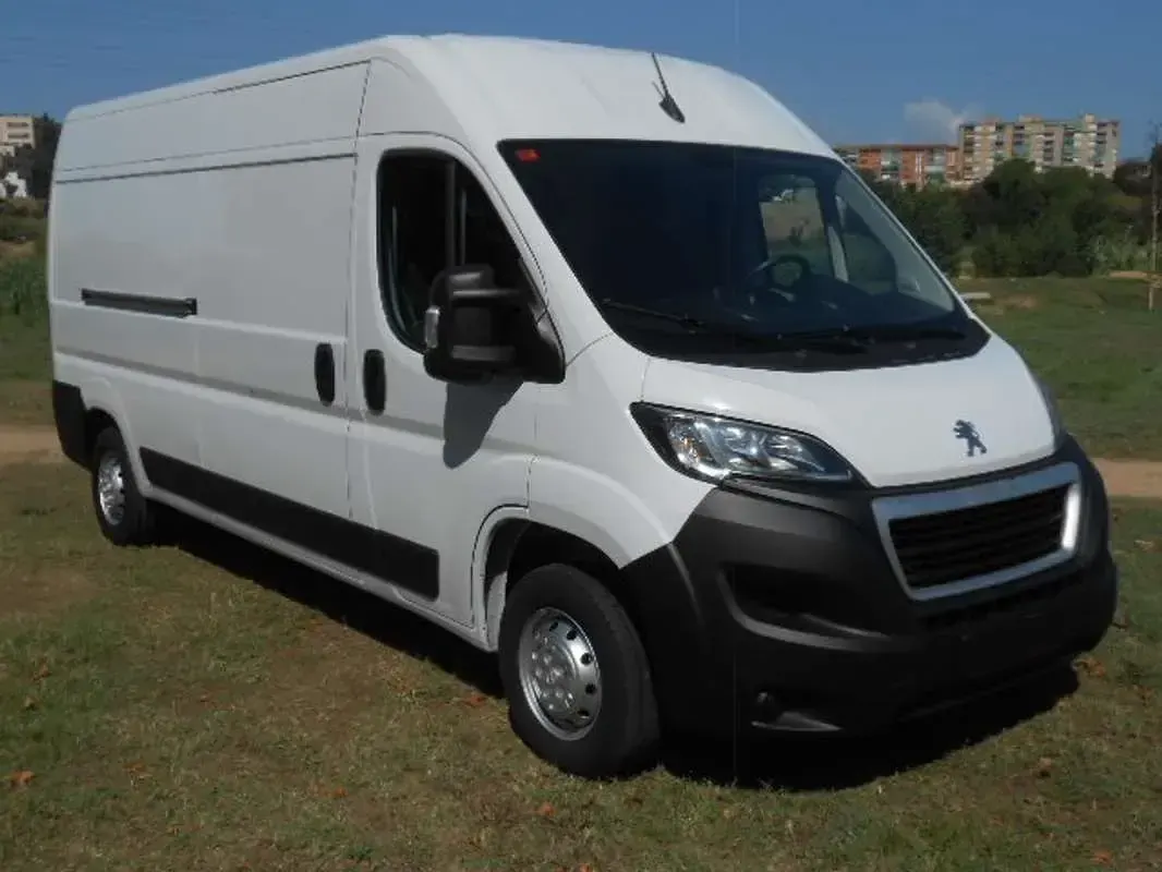 Usado Peugeot Boxer S 140 CV (102 kW) 2023 Blanco Van