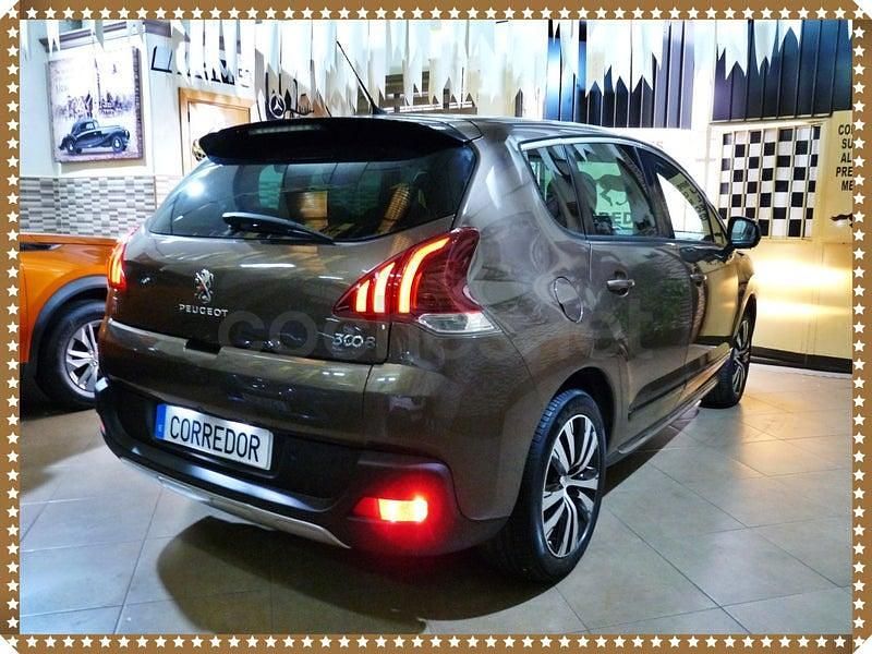 Usado Peugeot 3008 200 CV (147 kW) 2015 Marrón Familiar
