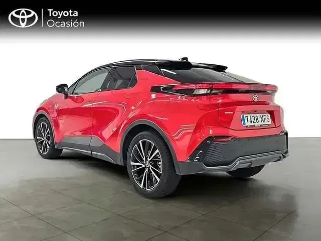 Usado Toyota C-HR 140 CV (102 kW) 2025 Rojo SUV