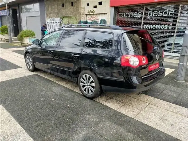 Usado VW Passat Advance 110 CV (80 kW) 2009 Negro Familiar