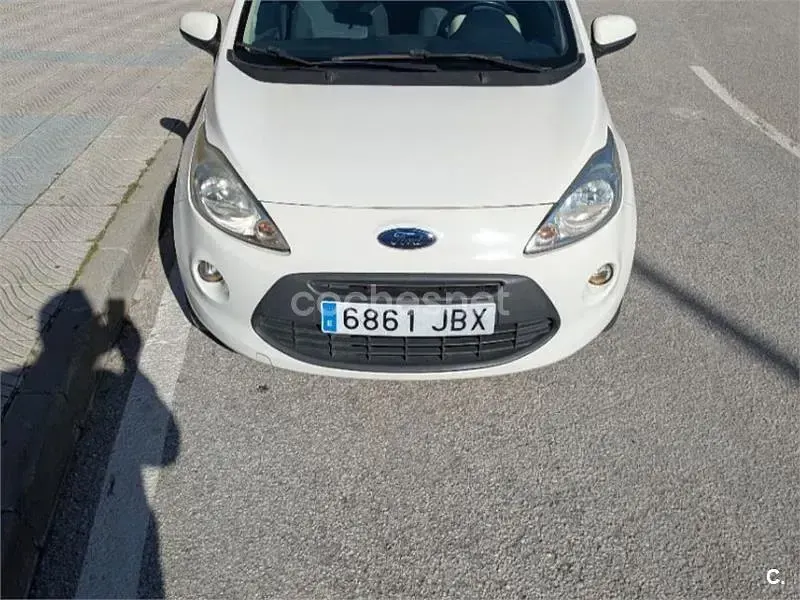 Usado Ford Ka Titanium 69 CV (50 kW) 2014 Blanco Berlina