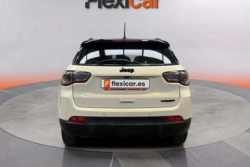 Usado Jeep Compass Longitude 140 CV (102 kW) 2018 Blanco SUV
