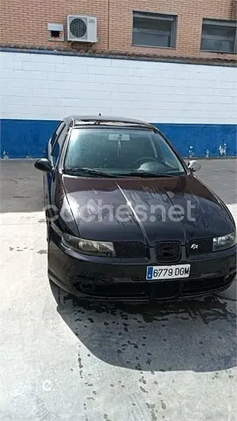 Usado Seat Leon FR 150 CV (110 kW) 2005 Negro Utilitario