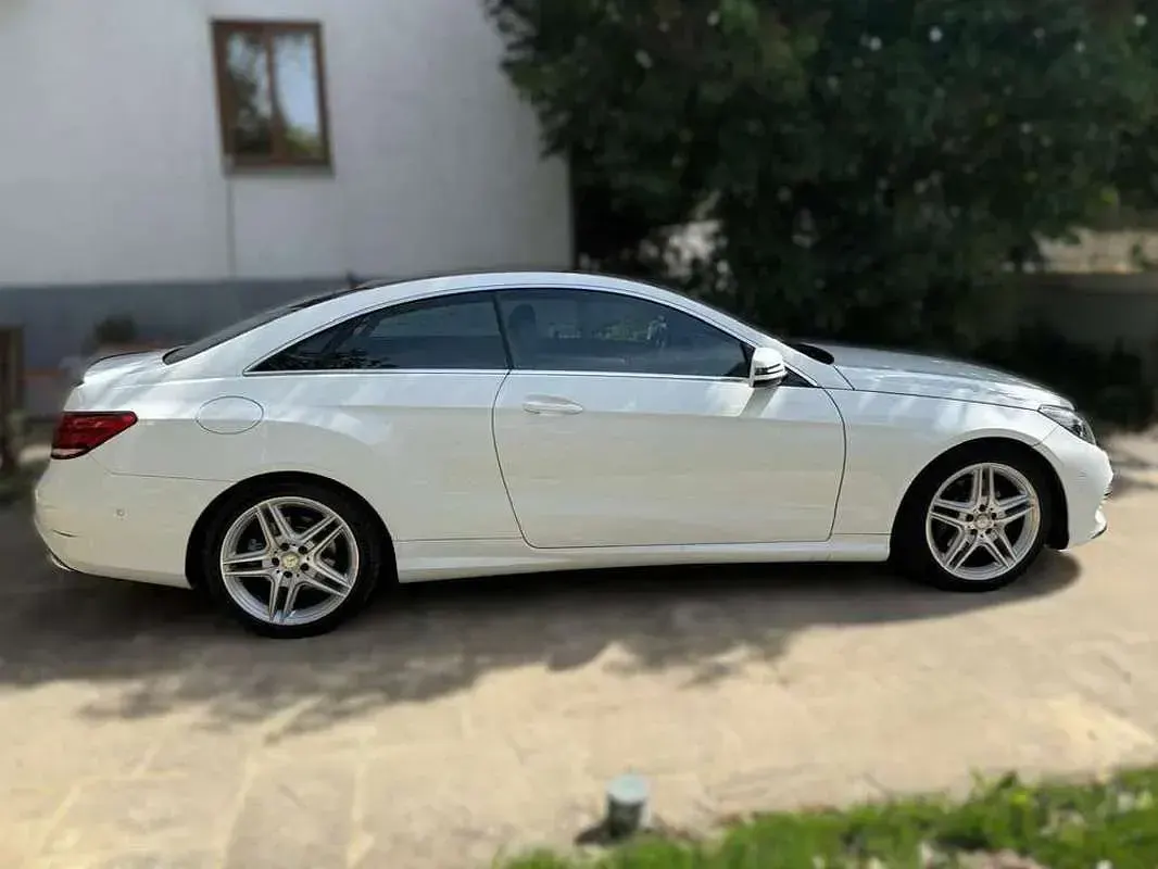 Usado Mercedes E350 252 CV (185 kW) 2014 Blanco Coupe
