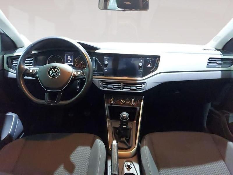 Usado VW Polo Advance 95 CV (69 kW) 2021 Blanco puro Berlina