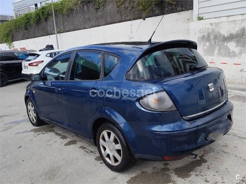 Usado Seat Toledo Stylance 105 CV (77 kW) 2006 Azul Utilitario