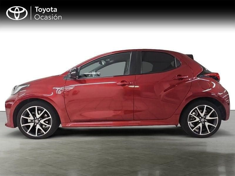 Usado Toyota Yaris Style 116 CV (85 kW) 2021 Rojo Utilitario