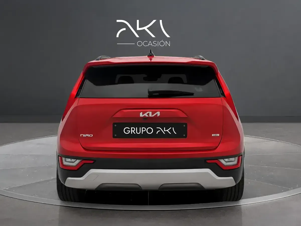 Usado Kia Niro 141 CV (103 kW) 2023 Rojo SUV