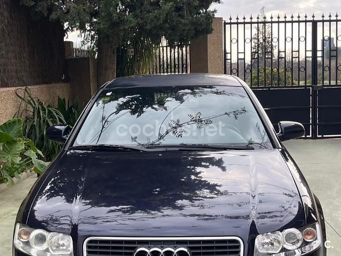 Usado Audi A4 130 CV (95 kW) 2002 Negro Berlina