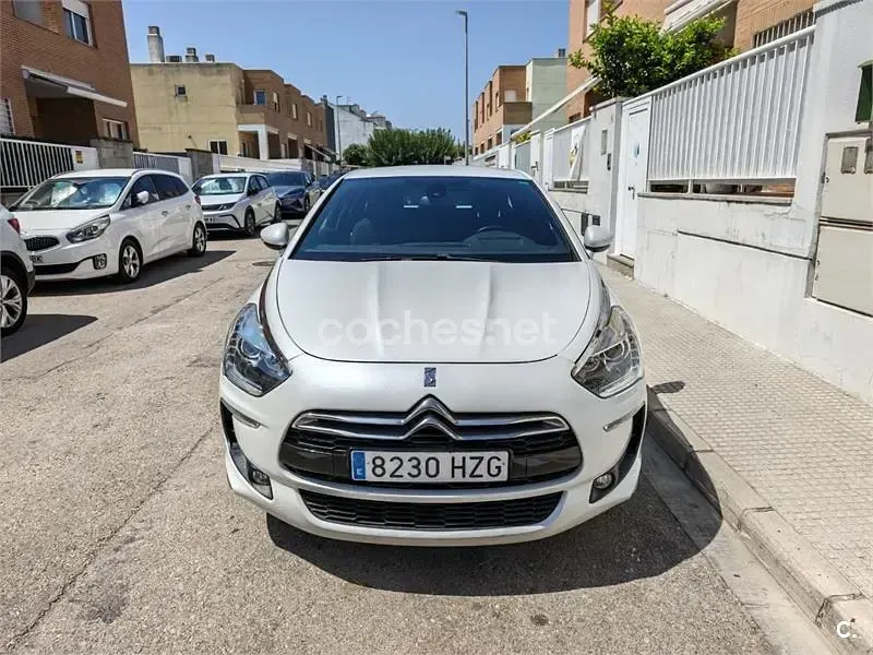 Usado Citroën DS5 114 CV (83 kW) 2014 Blanco Utilitario