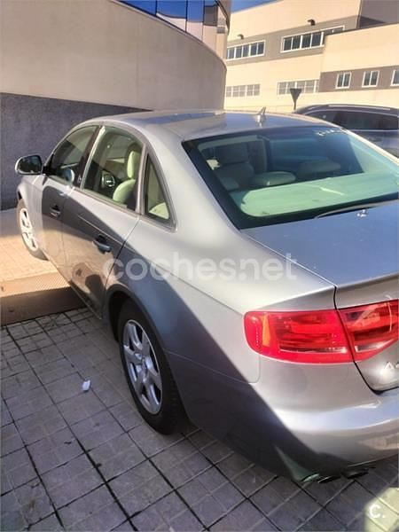Usado Audi A4 140 CV (102 kW) 2008 Gris / plata Berlina