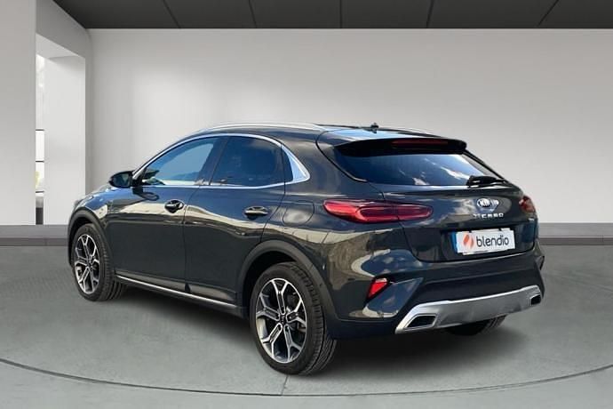 Usado Kia XCeed 137 HP (100 kW) 2020 Cinzento SUV