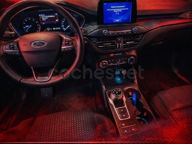 Usado Ford Focus ST-Line 125 CV (91 kW) 2021 Azul Utilitario