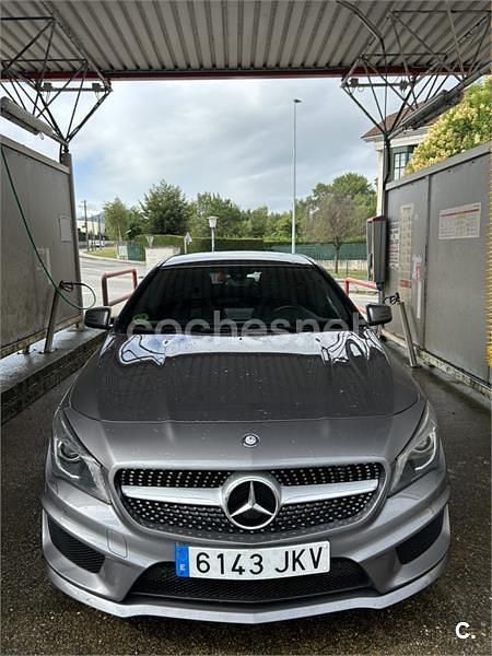 Usado Mercedes CLA220 Shooting Brake AMG line 177 CV (130 kW) 2015 Gris / plata Familiar