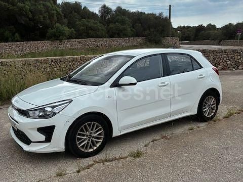 Usado Kia Rio 84 CV (61 kW) 2022 Blanco Berlina