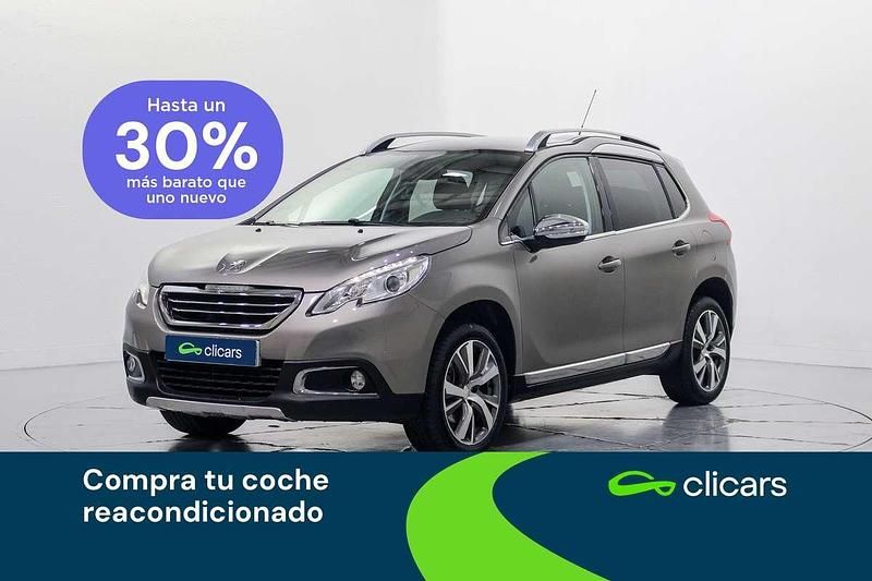 Usado Peugeot 2008 Allure 120 CV (88 kW) 2015 Gris SUV