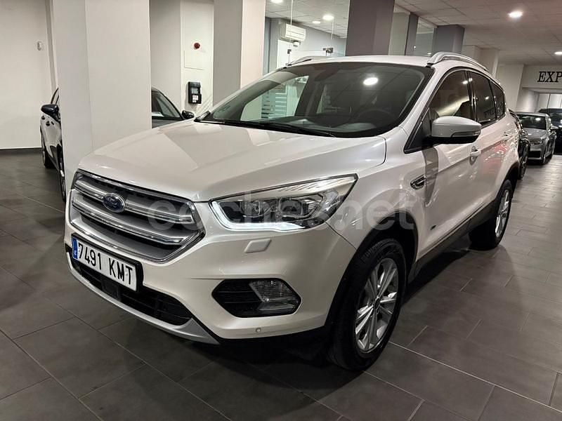 Blanco Usado 2018 Ford Kuga Titanium SUV | 17.900 € (Precio justo) - Imagen 1/4