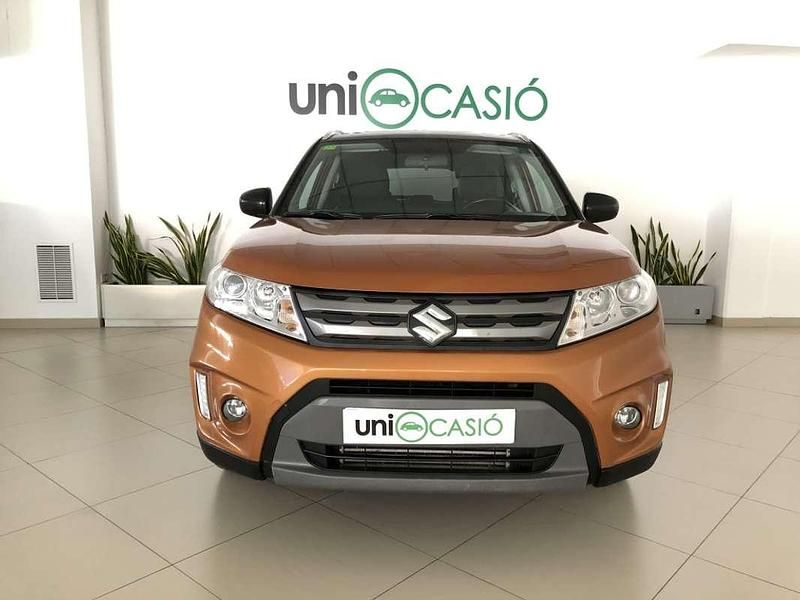 Usado Suzuki Vitara GLX 120 CV (88 kW) 2015 Naranja SUV