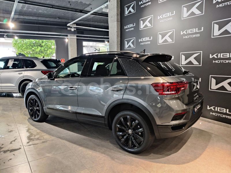 Usado VW T-Roc Sportline 150 CV (110 kW) 2021 Gris / plata SUV