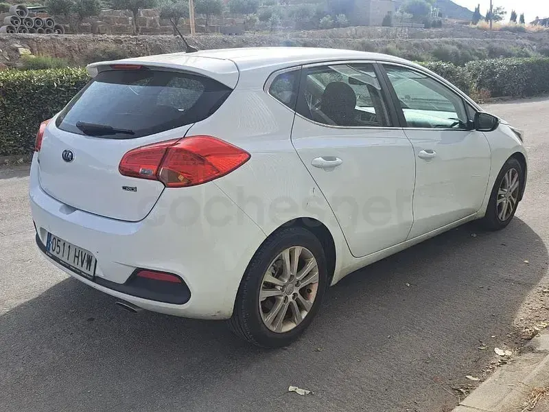 Usado Kia Ceed GT 90 CV (66 kW) 2014 Blanco Berlina