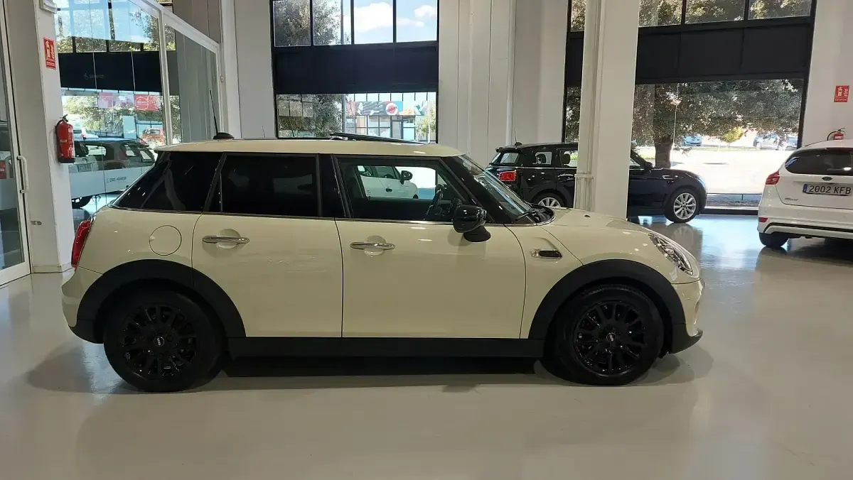 Usado Mini ONE 102 CV (75 kW) 2019 Blanco Utilitario