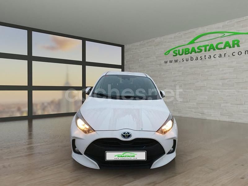 Blanco Usado 2021 Toyota Yaris Hybrid Active Berlina | 15.600 € (Buen precio) - Imagen 1/4