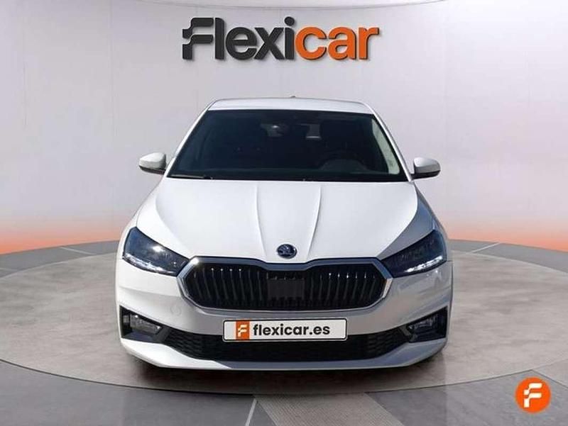 Usado Skoda Fabia Selection 95 CV (69 kW) 2025 Blanco Utilitario