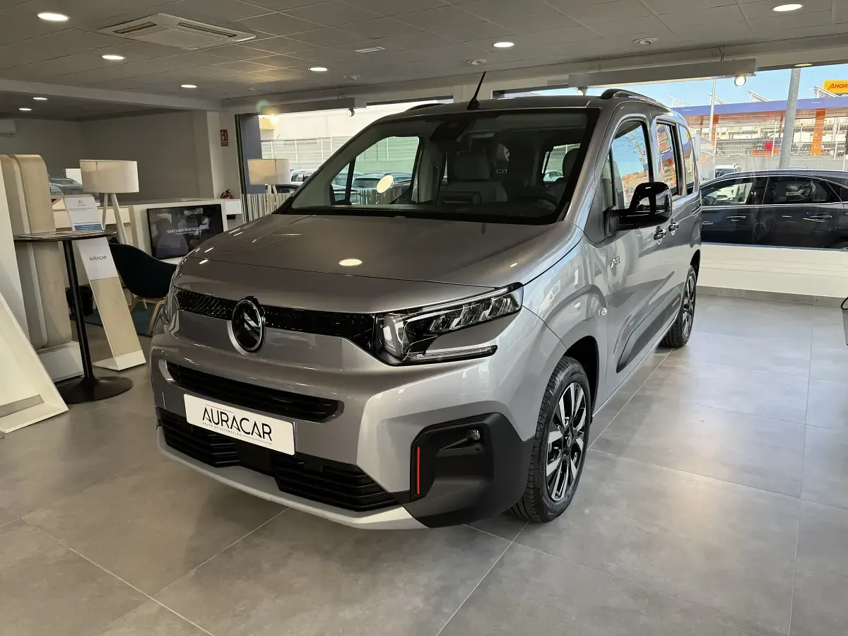 Usado Citroën Berlingo 102 CV (75 kW) 2025 Gris / plata Monovolumen