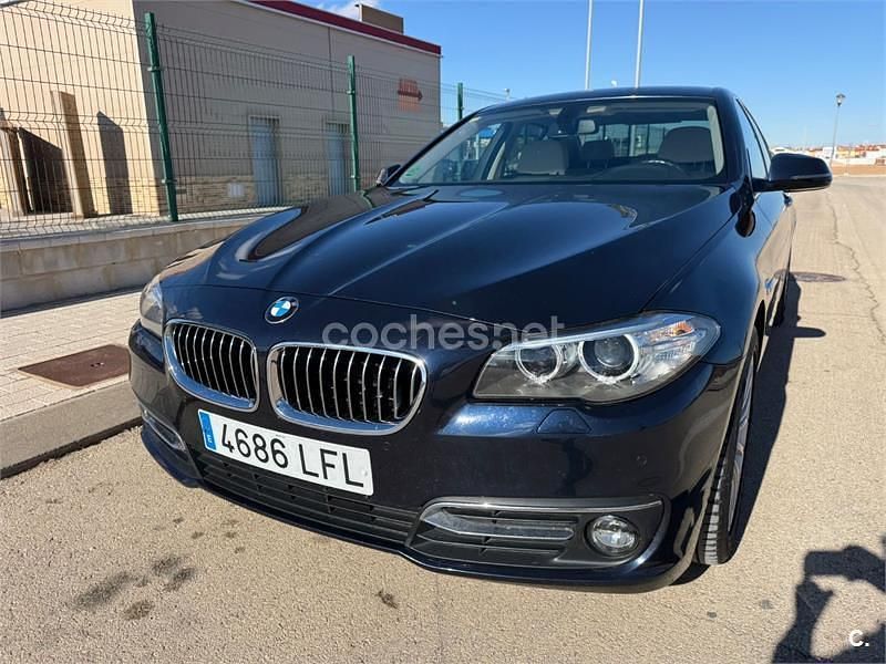 Usado BMW 520 Luxury Line 190 CV (139 kW) 2016 Azul Berlina
