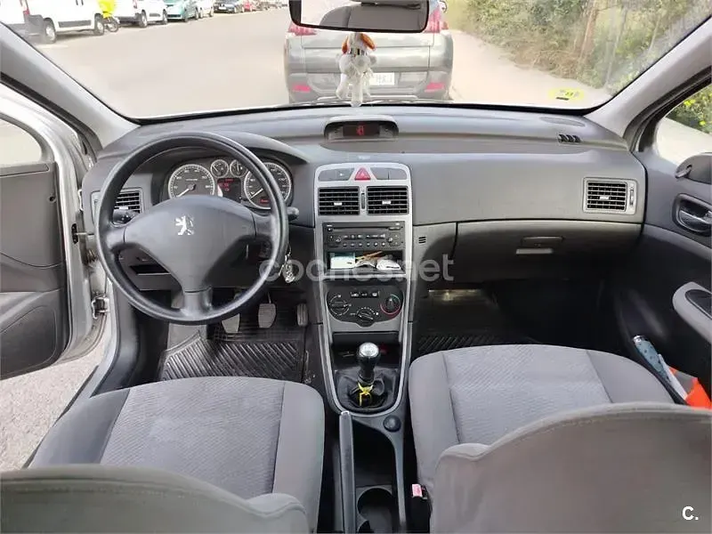 Usado Peugeot 307 110 CV (80 kW) 2001 Gris / plata Utilitario